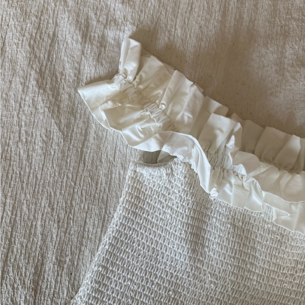 Chic Off-Shoulder Ruffle Blouse - Picture 3 of 6
